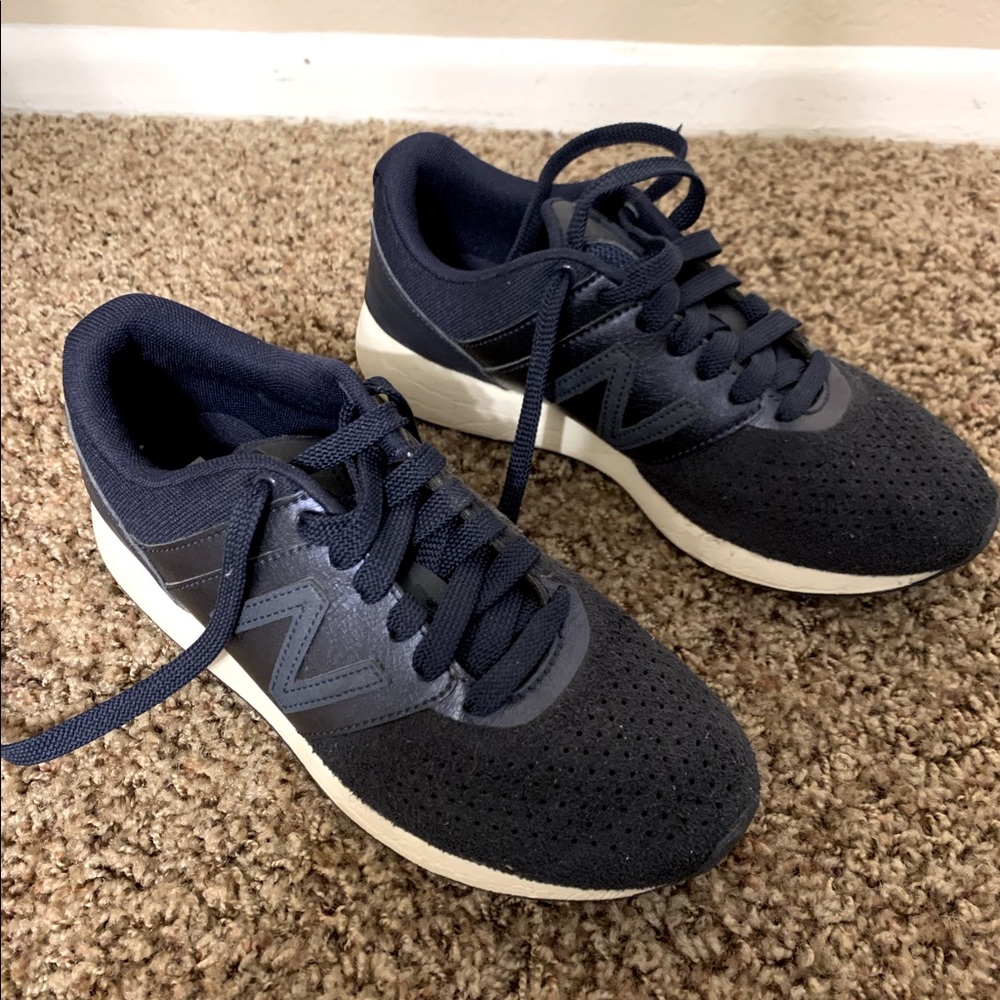 New Balance navy blue shoes